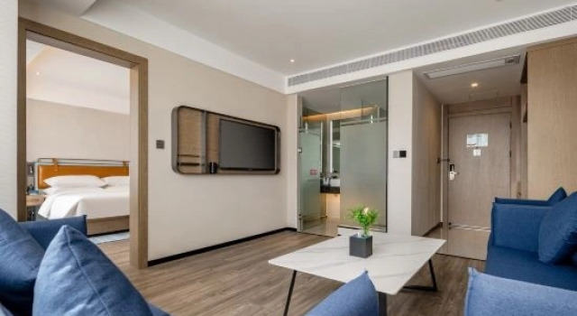 Люкс Business Echarm Hotel Guigang High-speed Railway Station Wuyue Plaza