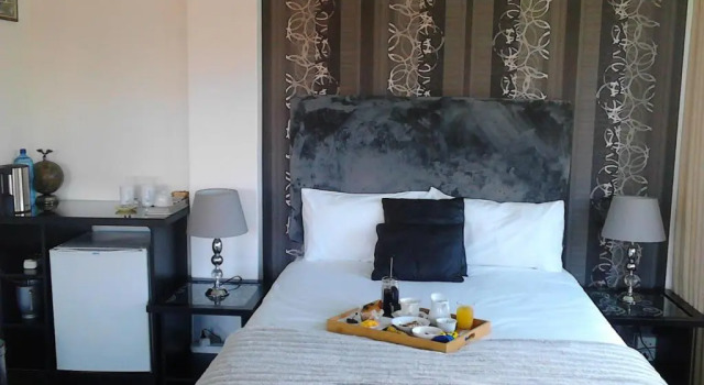 Номер Deluxe с видом на бассейн Port House
