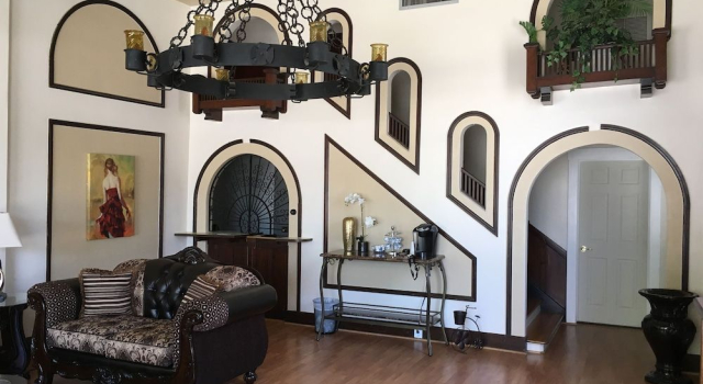Hotel Burgess, Prenota Hotel Reedley California