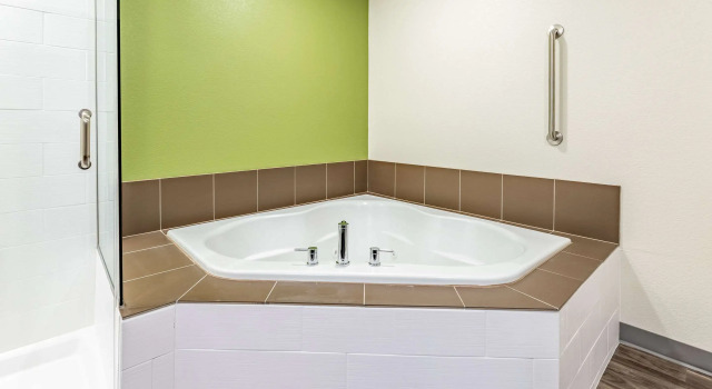Двухместный люкс Sleep Inn & Suites Mt Hope near Auction & Event Center