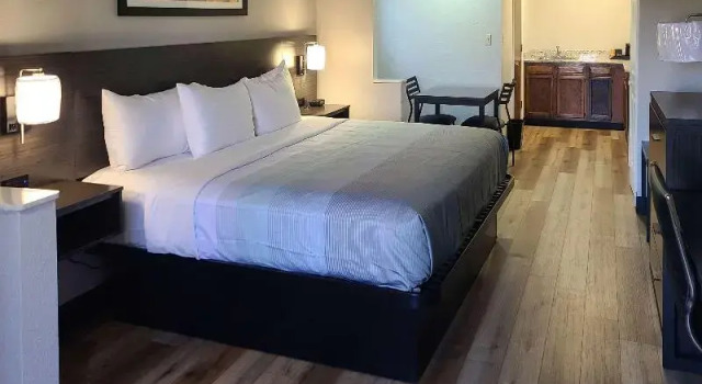 Люкс Quality Inn & Suites Dumas