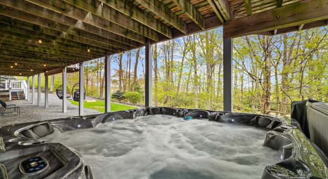 Luxe Sleeps20 Bar Lounge Karaoke Hottub Gameroom, Book Feriehus Sommerhuse i Pennsylvania, Hytte