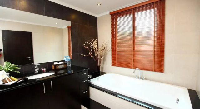 Семейная вилла с 3 комнатами с балконом Hidden Palm Pool Villas