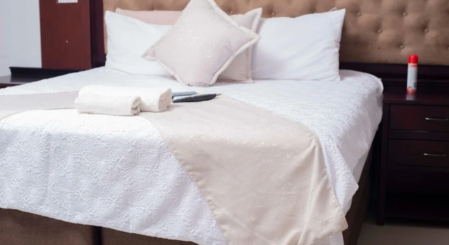 Comfort-driven Hotel Rooms in Hazeldene - 2335, Book Hotel Kwekwe Midlands Province