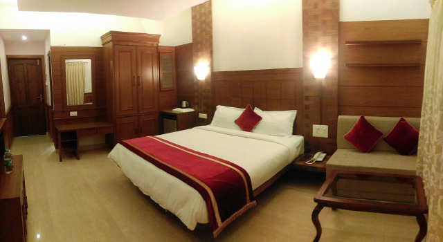 Shining Sand Beach Hotel, Buchen Sie Hotel Baga Nord-Goa