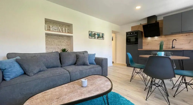 Апартаменты c 1 комнатой с балконом Apartments Nona