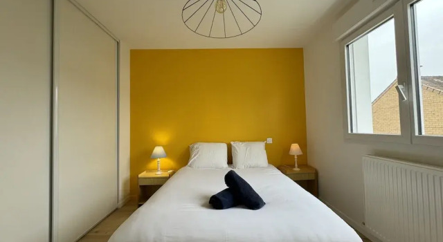 Holiday Home in Le Mans Near 24H Circuit, Забронировать Дом для отпуска Коттеджи Ле-Ман, рядом с Musee Vert, Коттедж