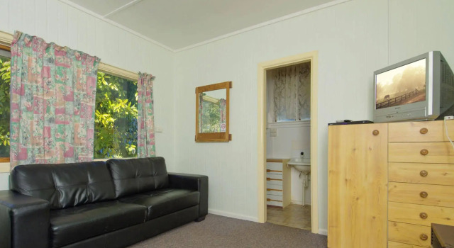 Rainbow Pines Tourist Caravan Park, Забронировать Курортный отель Курортные отели Kosciuszko National Park, Курортный отель