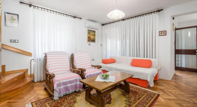 3 Bedroom Nice Home In Barbat Na Rabu, Prenota Hotel Hotel a Isole Quarnerine con parcheggio, Parcheggio