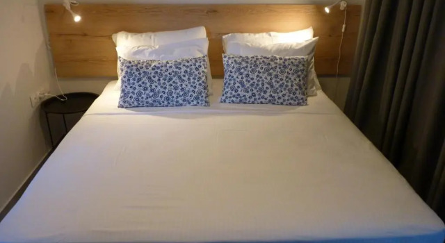 Люкс с видом на сад Comfort Suites & Rooms