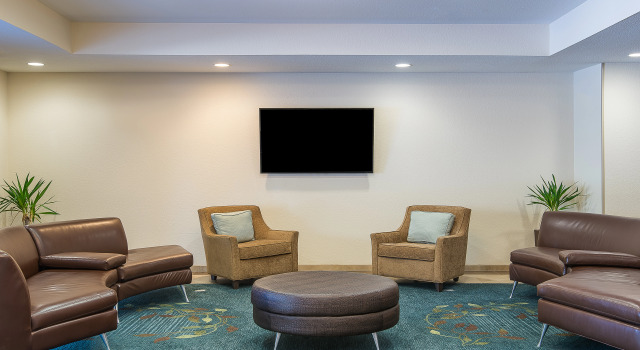 Candlewood Suites Bloomington, an IHG Hotel, Prenota Hotel Hotel a Indiana con piscina, Piscina