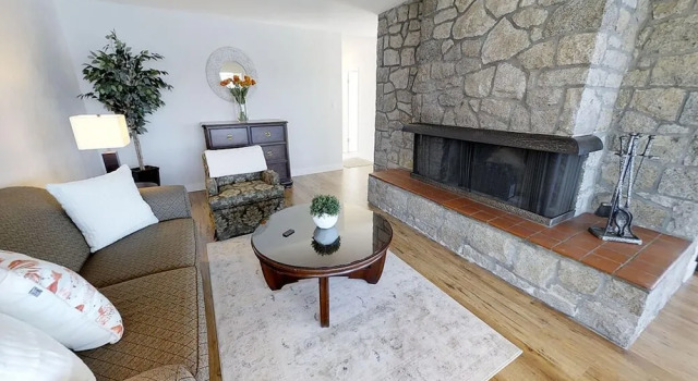 Sea Breeze Ocean Front Home, Prenota Hotel North Saanich 