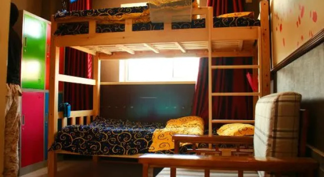 Кровать в общем номере (женский номер) Dengfenglai Youth Hostel (Lanzhou West Railway Station)
