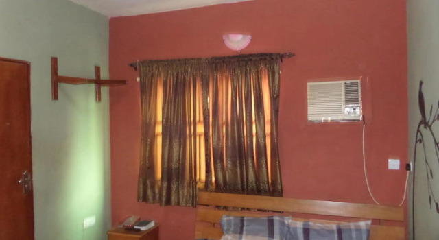 DC Bar & Suites, Book Hotel Billige hoteller i Lagos State