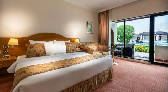 Номер Standard с видом на бассейн Golden Tulip Nizwa Hotel