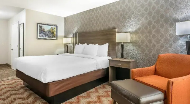 Двухместный номер Standard с балконом и с красивым видом из окна Best Western Plus Sonora Oaks Hotel and Conference Center