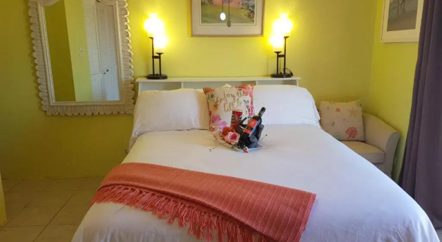 Bermuda Connections Guest House, Book Guesthouse Southampton Pembroke