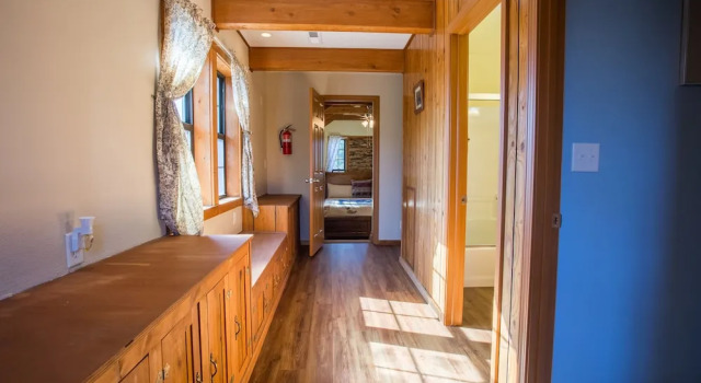Henrys Hideaway by RedAwning, Book Hotel Kirbyville Missouri
