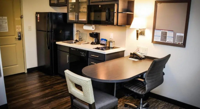 Люкс Standard Candlewood Suites Pearl by IHG