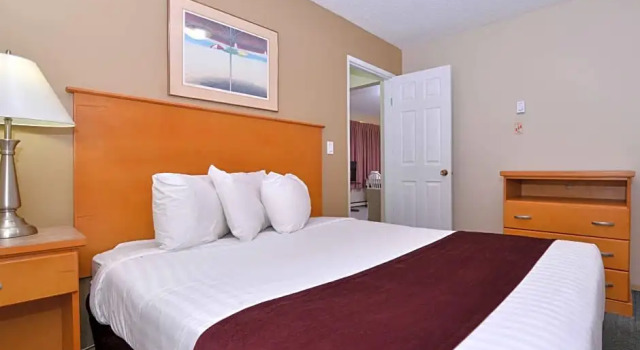 Люкс Canadas Best Value Inn & Suites-Vernon