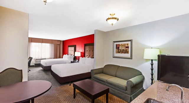 Люкс Holiday Inn Express & Suites Lafayette South by IHG