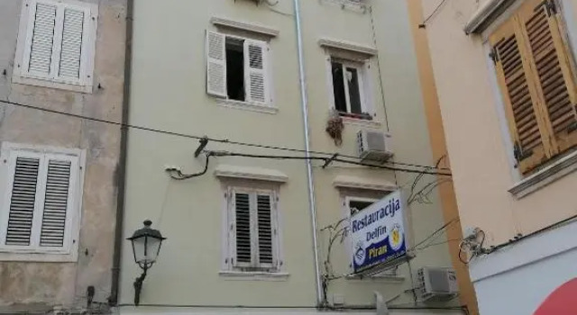 Apartments Gina, Забронировать Апартаменты/квартира Отели Пиран с парковкой, рядом с Озеро Фиеса, Парковка