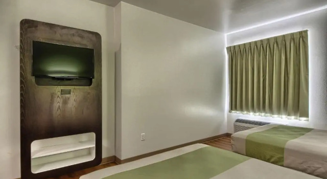 Четырёхместный номер Standard Motel 6-Weslaco, TX