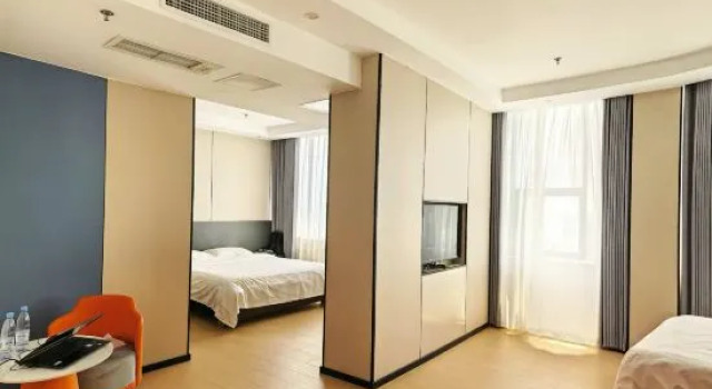 Люкс Deluxe Juneng Hotel (Jiangjin Degan Industrial Park)