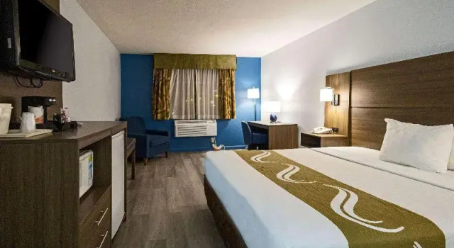 Двухместный номер Standard с балконом Quality Inn & Suites Tulare