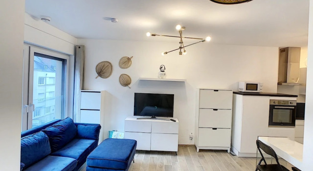 Апартаменты Deluxe Brand New Studio in City Center