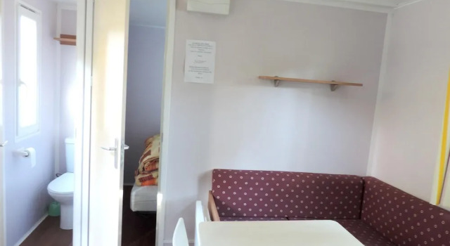 Bungalow With 2 Bedrooms in Rochechouart, With Wonderful Lake View, Po, Prenota Hotel Hotel a Aquitania con parcheggio, Parcheggio