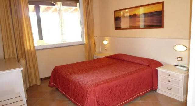 Residence Miralago, Забронировать Отель Манерба Valtenesi del Garda