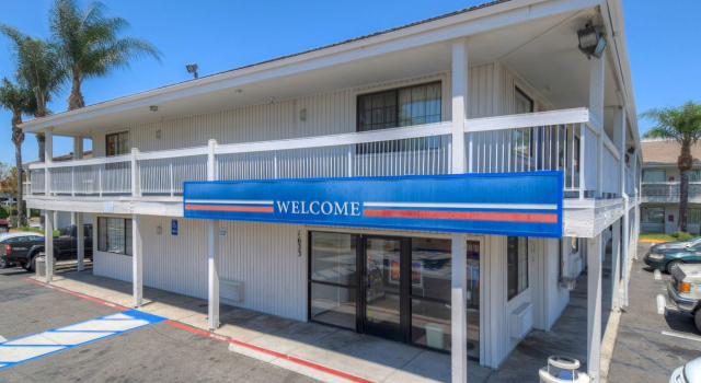 Motel 6-Santa Ana, CA, Забронировать Мотель Санта-Ана Disneyland California