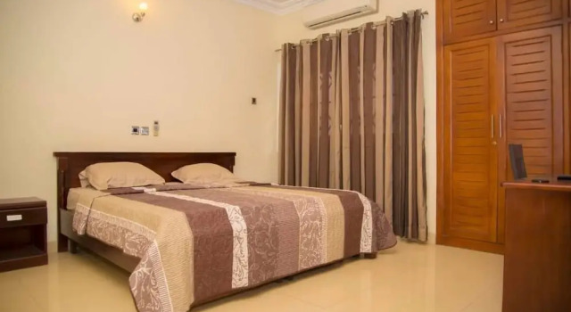 Nicole courts, Book Hotel Kumasi 