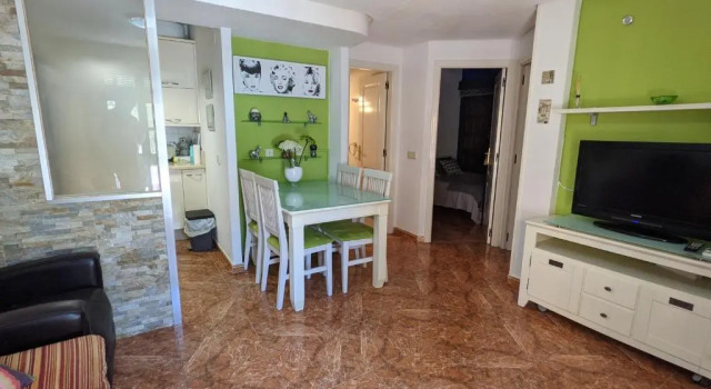 Two Bedroom, Ground Floor, Air-conditioned Apartment 300m from the Beach