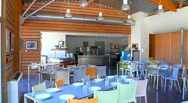 Auberge De Jeunesse Hi Grenoble, Rezerwuj Hostel Grenoble 