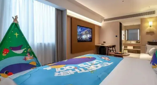 Семейный тент Отель Mehood Lestie Shanghai International Resort Chuansha Road