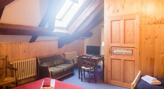 Трёхместный номер Comfort с видом на сад Auberge de Provence