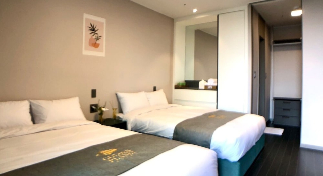 Люкс c 1 комнатой с балконом Golden Planet Hotel-Pyeongtaek Godeck