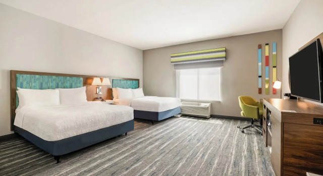 Четырёхместный номер Standard Hampton Inn Fort Myers Downtown