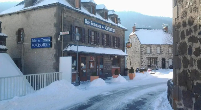 hotel restaurant des voyageurs, Book Hotel Le Falgoux Cantal