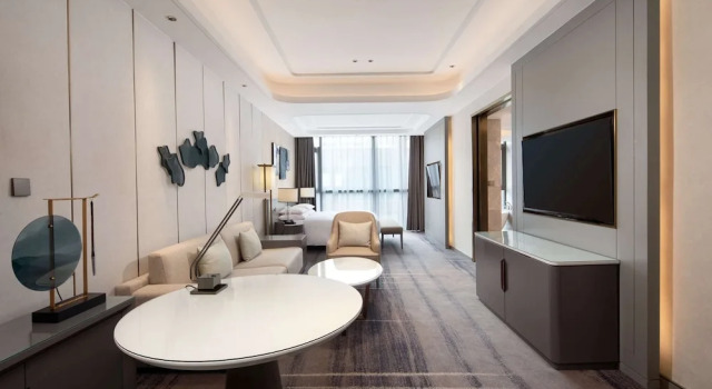Двухместный люкс Superior Ramada Plaza by Wyndham Anshun