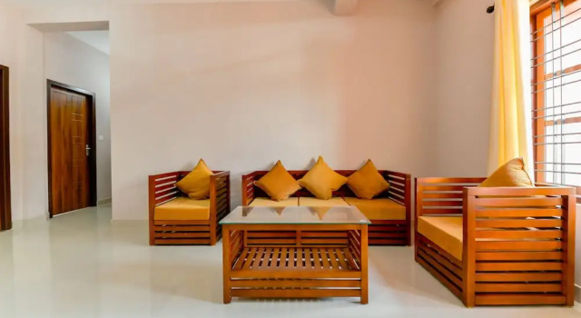 OYO 23037 Home Graceful 2BHK Kalpetta, Забронировать Отель Отели штата Кералы с парковкой, Парковка