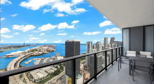 Апартаменты Luxury с 3 комнатами с балконом и с видом на океан Lux Studio W City Views and Pool
