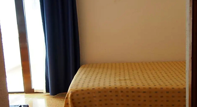 Одноместный номер Economy Hotel Roca Bella