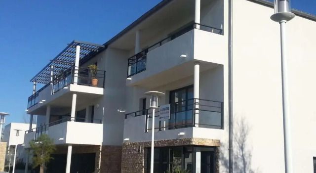 Appartement Le Grau-du-Roi, 2 pièces, 4 personnes - FR-1-250-175, Rezerwuj Apartament Hotele w Camargue z parkingiem, Parking