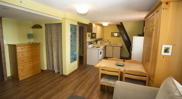 Pinnacles Suite Hotel