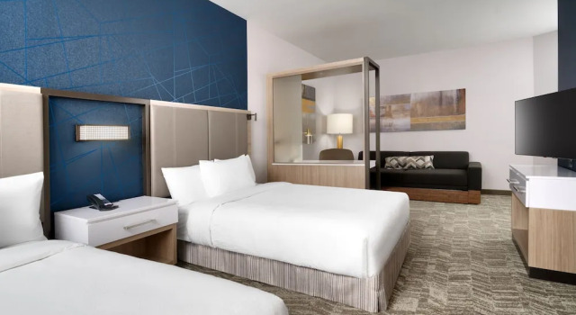 Четырёхместный люкс SpringHill Suites by Marriott Phoenix Scottsdale