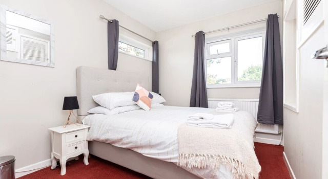 The Christchurch Hideaway, Hot Tub , 2 Bedrooms