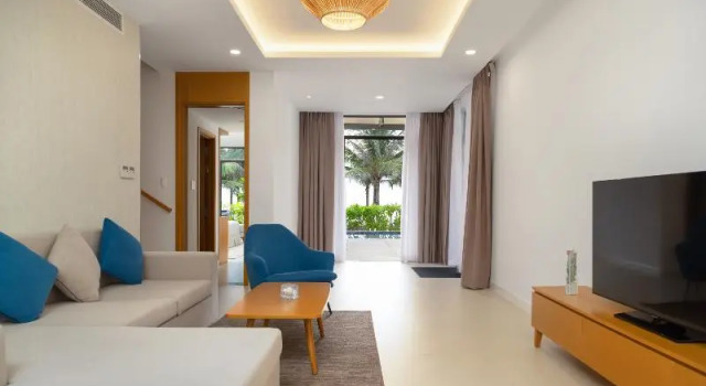 Вилла с балконом и рядом с пляжем Wyndham Garden Cam Ranh Resort